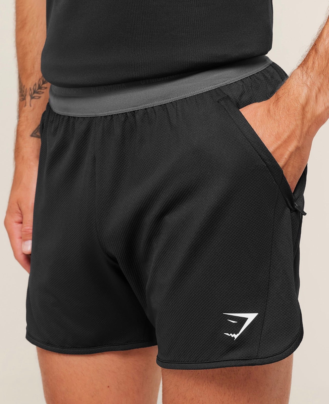 Mesh Hybrid 5” Shorts Black Slim Fit GymShark